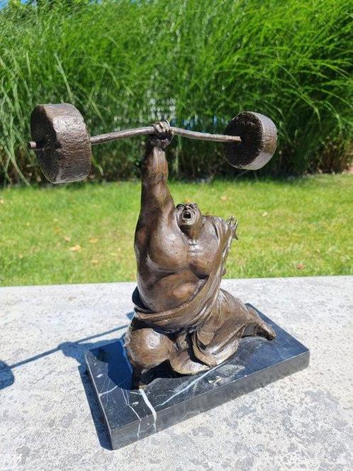 Beeldje - A strongman - Brons, Marmer, Antiek en Kunst, Curiosa en Brocante