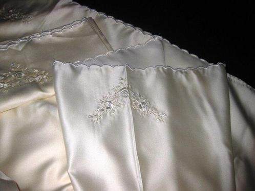 Laken (3) - 250 cm - 190 cm - Slaatje satijnen bed, Antiek en Kunst, Antiek | Kleden en Textiel