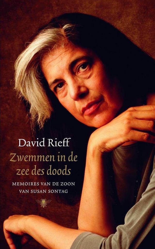 Zwemmen in de zee des doods 9789023429012 D. Rieff, Boeken, Literatuur, Gelezen, Verzenden