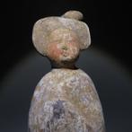 Oud-Chinees Aardewerk Figura dikke dame. Tang-dynastie, 618