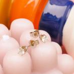 Witgouden solitair oorstekers met diamant | 0,36 ct., Sieraden, Tassen en Uiterlijk, Oorbellen, Goud, Met edelsteen, Gebruikt