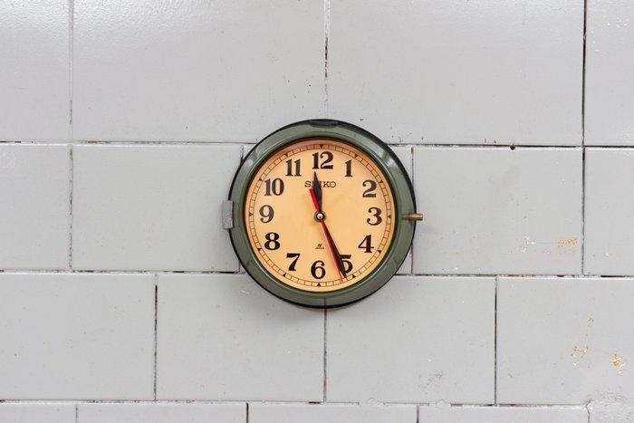 Wandklok - Seikosha CO. LTD Seiko - Staal, Bakeliet,, Antiek en Kunst, Kunst | Designobjecten