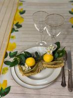 Elegante tafelkleed voor grote diners aan de Amalfikust met