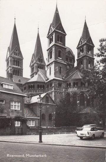 ROERMOND - Munsterkerk, Verzamelen, Ansichtkaarten | Nederland, Verzenden