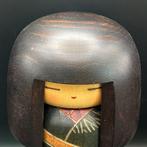 Creatieve Kokeshi door Sansaku Sekiguchi – Verfijnd meisje