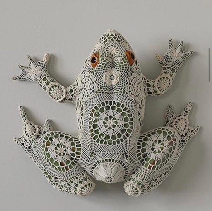 Joana Vasconcelos (1971) - Dante - frog - ceramic and, Antiek en Kunst, Kunst | Designobjecten