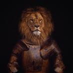 Leeuw gekleed in een harnas 100x100x2cm, Ophalen of Verzenden