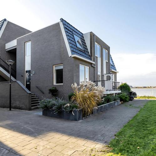 Appartement met 2 slaapkamers en balkon aan Visserseiland 65, Huizen en Kamers, Huizen te huur, Direct bij eigenaar, Appartement