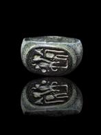 Oud-Romeins Bronze Rare Horseman Seal Ring (Zonder, Sieraden, Tassen en Uiterlijk, Antieke sieraden