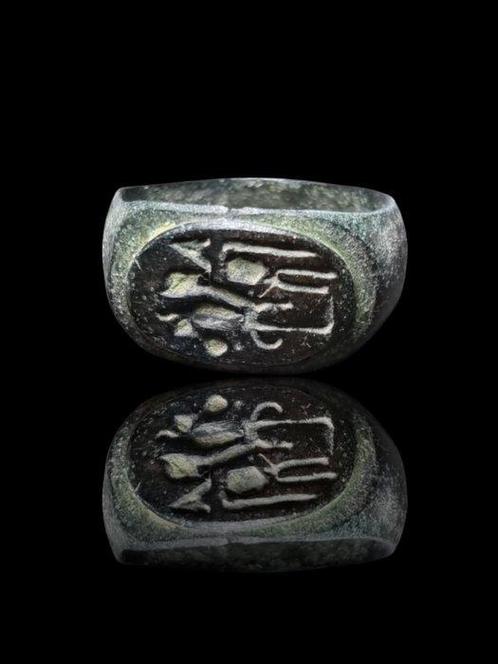Oud-Romeins Bronze Rare Horseman Seal Ring (Zonder, Sieraden, Tassen en Uiterlijk, Antieke sieraden