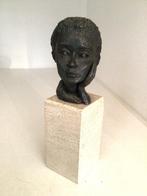 Astrid Veldhuyzen - Koppen - sculptuur, “ Luisteren “ - 19, Antiek en Kunst