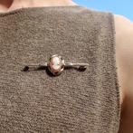Vintage gouden broche met camee, Sieraden, Tassen en Uiterlijk, Broches, Gebruikt, Overige kleuren, Ophalen of Verzenden, Met edelsteen