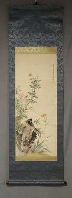 A single bird with roses, bamboo, and flowers - With, Antiek en Kunst