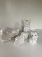 Beeldje - Set van witte keramieken kattenbeelden (4) -