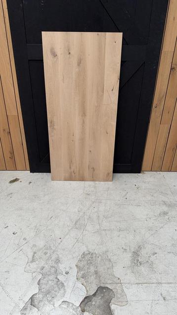 Massief eiken panelen beschikbaar voor biedingen