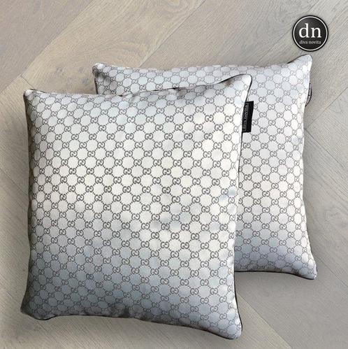 Gucci - New set of 2 pillows made of Gucci satin cotton -, Antiek en Kunst, Antiek | Kleden en Textiel