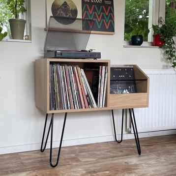 Eiken LP / Platenspelermeubel - vinyl, versterker en pick-up beschikbaar voor biedingen