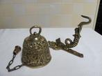 Decoratieve bel - Oude vier evangelistenbel met wandhanger