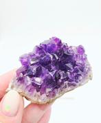 Amethist stukje (zie filmpje), Verzamelen, Mineralen en Fossielen, Ophalen of Verzenden