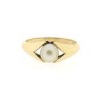 8 karaat ring met parel, Gebruikt, Overige kleuren, Ophalen of Verzenden, 17 tot 18