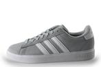 Adidas Sportschoenen in maat 42 Grijs | 10% extra korting, Sportschoenen, Zo goed als nieuw, Grijs, Verzenden