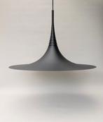 Vrieland Design - Ad van Berlo - Hangende plafondlamp -