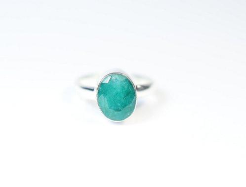 Smaragd Ring / nieuw- 3.56 g - (1), Verzamelen, Mineralen en Fossielen