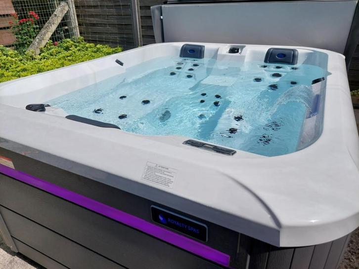 Royalty Spa Hawaï | 3 personen  | duurzaam en stil!, Tuin en Terras, Bubbelbaden en Hottubs, Vast, Nieuw, Afdekzeil, Filter, Trap