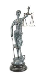 BRONZEN BEELD VAN VROUWE JUSTITIA MET GROENE AFWERKING, Verzenden