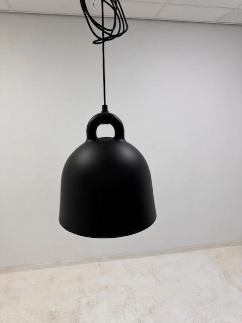 Normann Copenhagen Bell design hanglamp zwart, Zakelijke goederen, Kantoor en Winkelinrichting | Kantoormeubilair en Inrichting