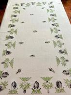 Deken van puur linnen, tien bijpassende servetten, met de