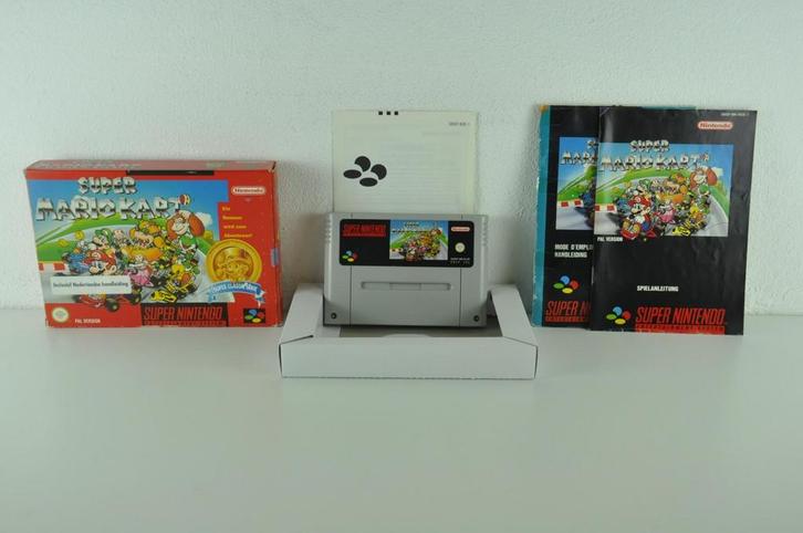 Super Mario Kart (Nintendo Classics) SNSP-MK-NOE, Spelcomputers en Games, Games | Nintendo Super NES, Zo goed als nieuw, Ophalen of Verzenden