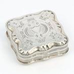 J. Niekerk (1973) - NO RESERVE - Pepermuntdoos - .835 zilver