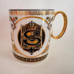 Rosenthal - Versace - Mok - Virtus Alfabet beker met hendel,, Antiek en Kunst, Antiek | Glas en Kristal