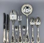 Bestekset - lepels, theelepels, messen en 3 fijn gesneden