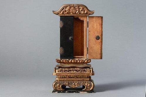 Boeddhistische objecten - Ammurahouten tafel - Meiji-periode, Antiek en Kunst, Antiek | Overige Antiek