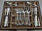 Christofle - Bestekset voor 12 personen (124) - Spatours -, Antiek en Kunst, Antiek | Meubels | Tafels