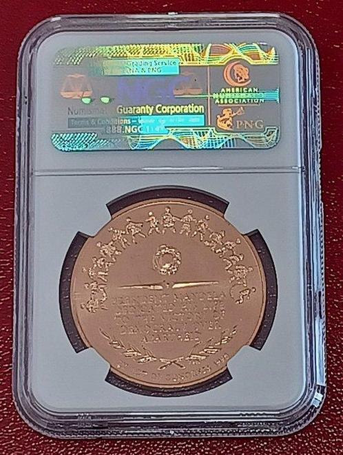 Zuid-Afrika. 1998 NGC MS66RD NELSON MANDELA 35MM BRONZE, Postzegels en Munten, Munten en Bankbiljetten | Toebehoren