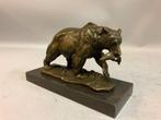 sculptuur, Grizzly beer vangt vis - 14 cm - Brons, Antiek en Kunst