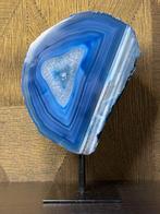 AA+ Quality agate on stand - Hoogte: 170 mm - Breedte: 110