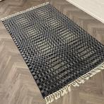 Brinker Square Navy Wool Vloerkleed - 160x250cm, Huis en Inrichting, Stoffering | Tapijten en Kleden, Ophalen of Verzenden, Zo goed als nieuw