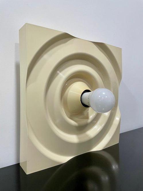 Kartell - Isao Hosoe - Wandlamp - Plastic, Antiek en Kunst, Antiek | Meubels | Stoelen en Banken