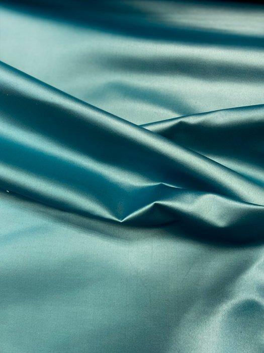 Prachtig zijdensatijn en viscose met een lichte structuur,, Antiek en Kunst, Antiek | Kleden en Textiel