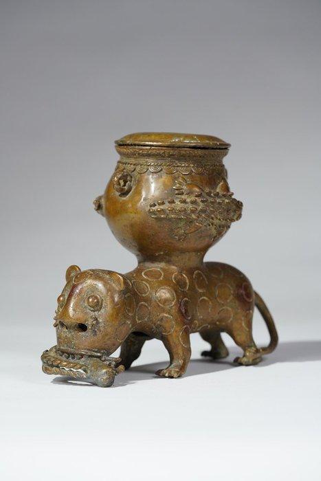 Een bronzen vat - Akan - Ghana, Antiek en Kunst, Kunst | Niet-Westerse kunst