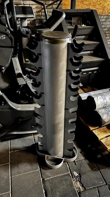 dumbell tower beschikbaar voor biedingen