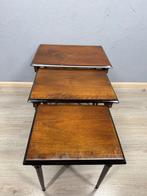 Set van drie elegante bijzettafels – HKR, nr. 6741 - Set