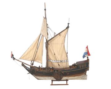 Een houten modelschip, zgn. Statenjacht, Holland, 18e eeuw beschikbaar voor biedingen