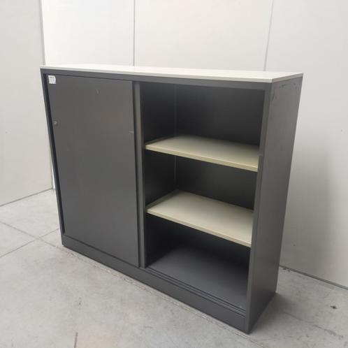 Ahrend Pilasto lichtlopende metalen schuifdeurkast - 138x160, Huis en Inrichting, Kasten | Overige, Ophalen of Verzenden