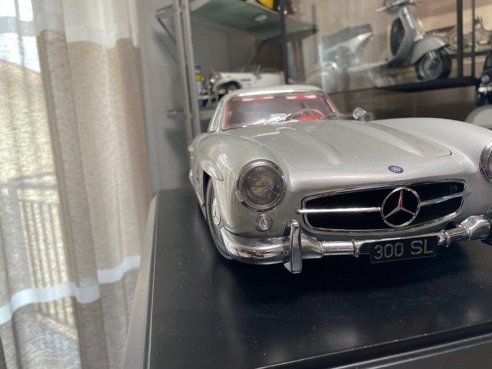 Altaya 1:8 - Model sportwagen - Mercedes 300SL, Hobby en Vrije tijd, Modelauto's | 1:5 tot 1:12