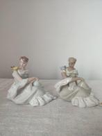 Royal Dux Porzellan-Manufaktur - Beeldje - 2 girls sitting -